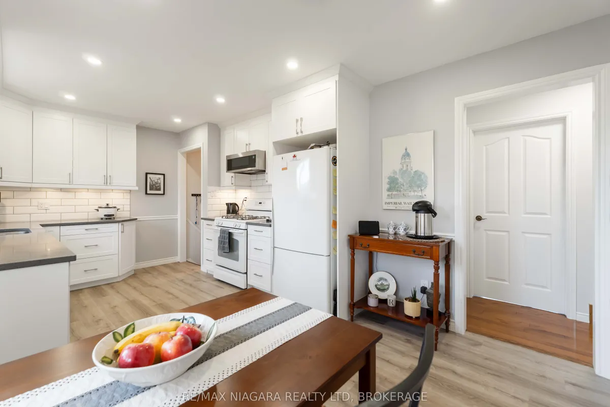 2921 Gail Avenue, ON L2J 2E1