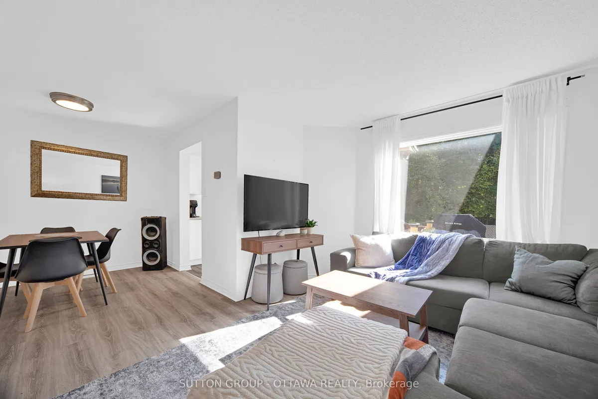 313 Stoneway Drive, ON K2G 6E7