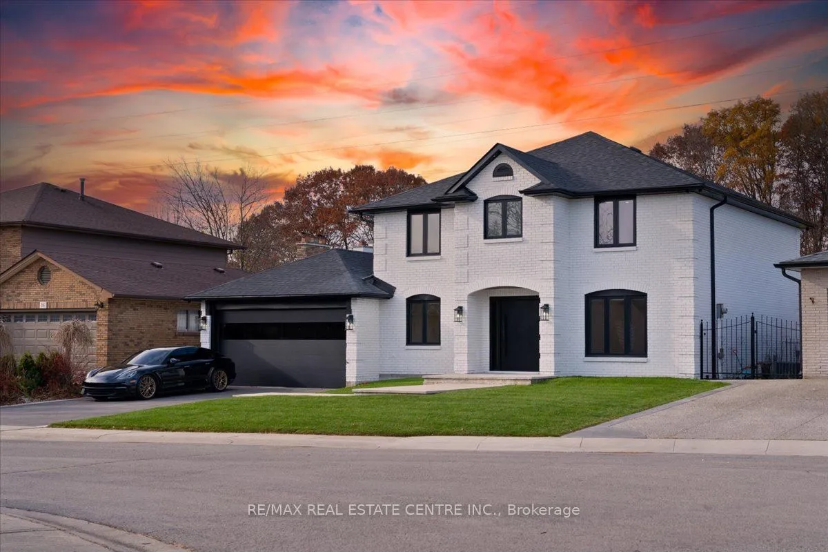 32 Elena Court, ON L9C 7P7