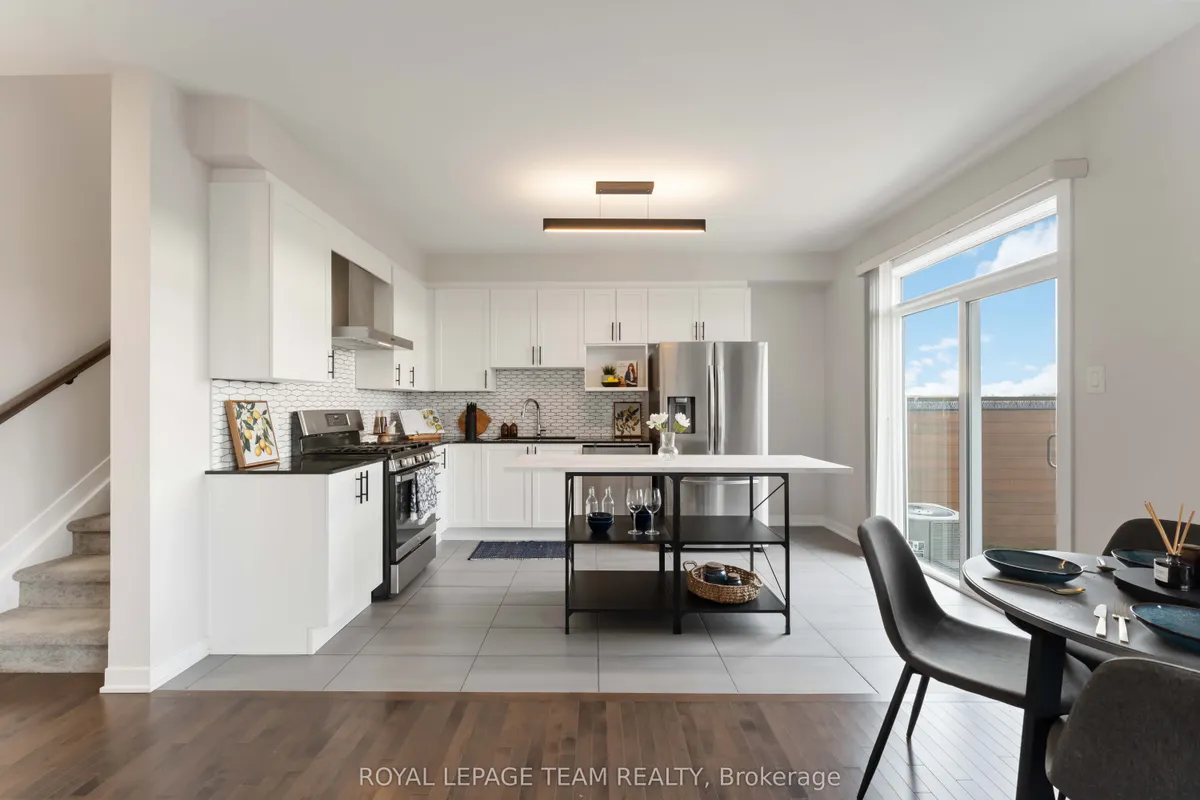 3040 Travertine Way, ON K2J 6W9