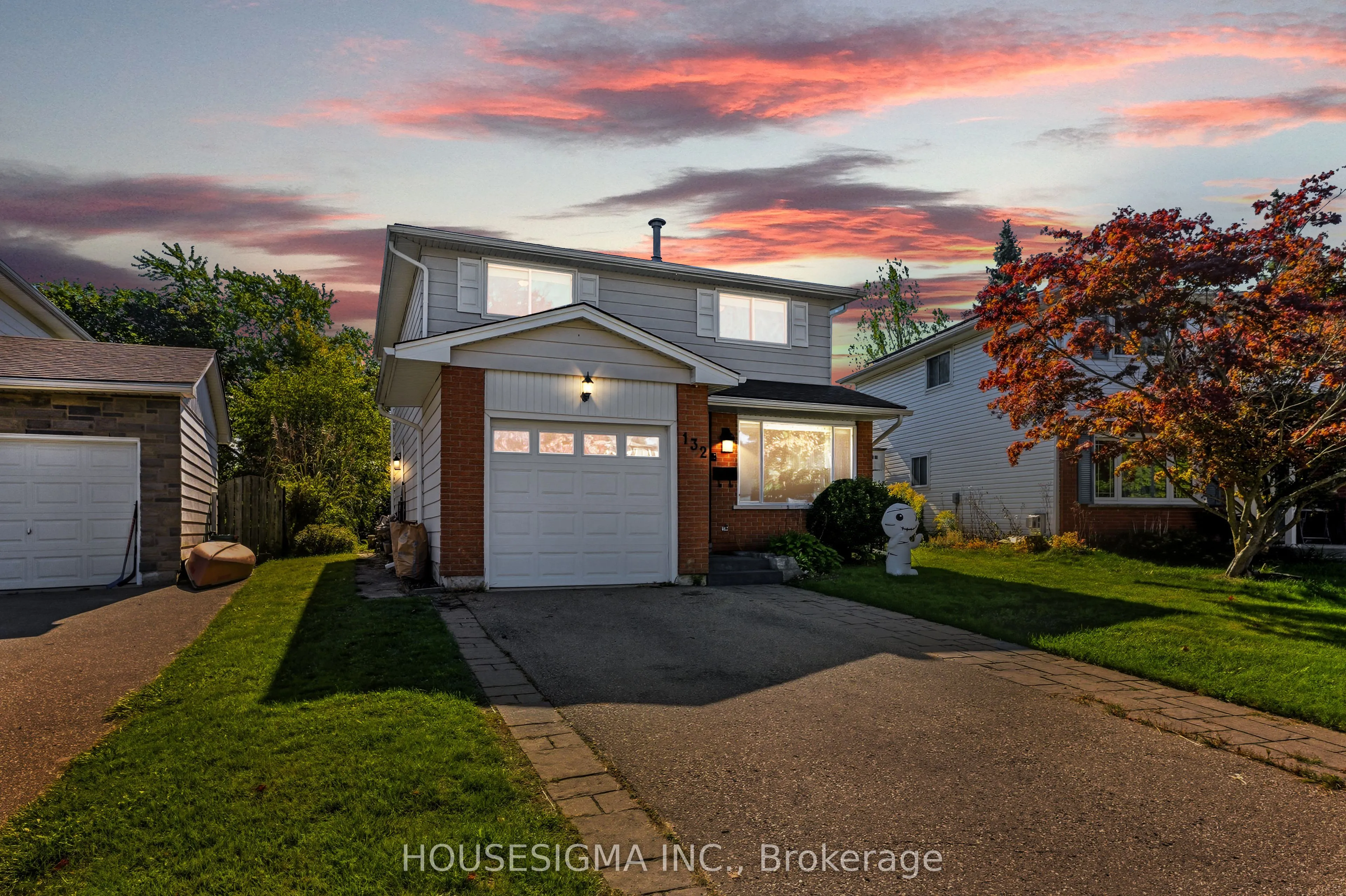 132 Forest Glen Crescent, ON N2N 1C8