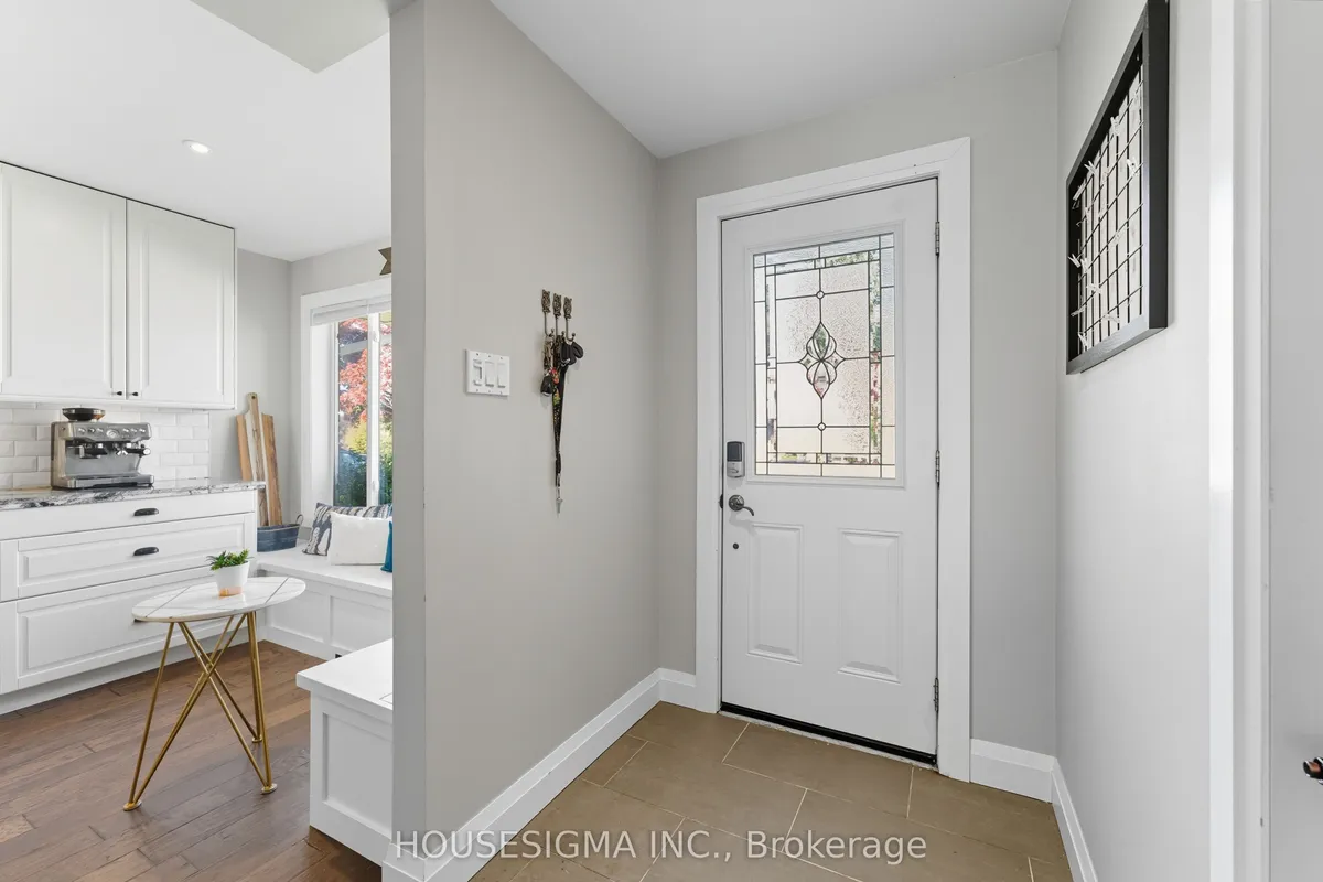 132 Forest Glen Crescent, ON N2N 1C8