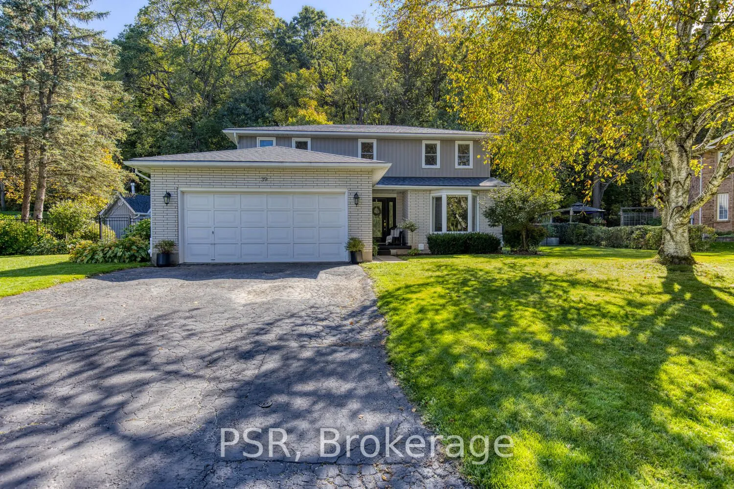 Detached 4 bedroom 3 bathroom at 39 Hughson Street in North Dumfries - MLS# X12559158