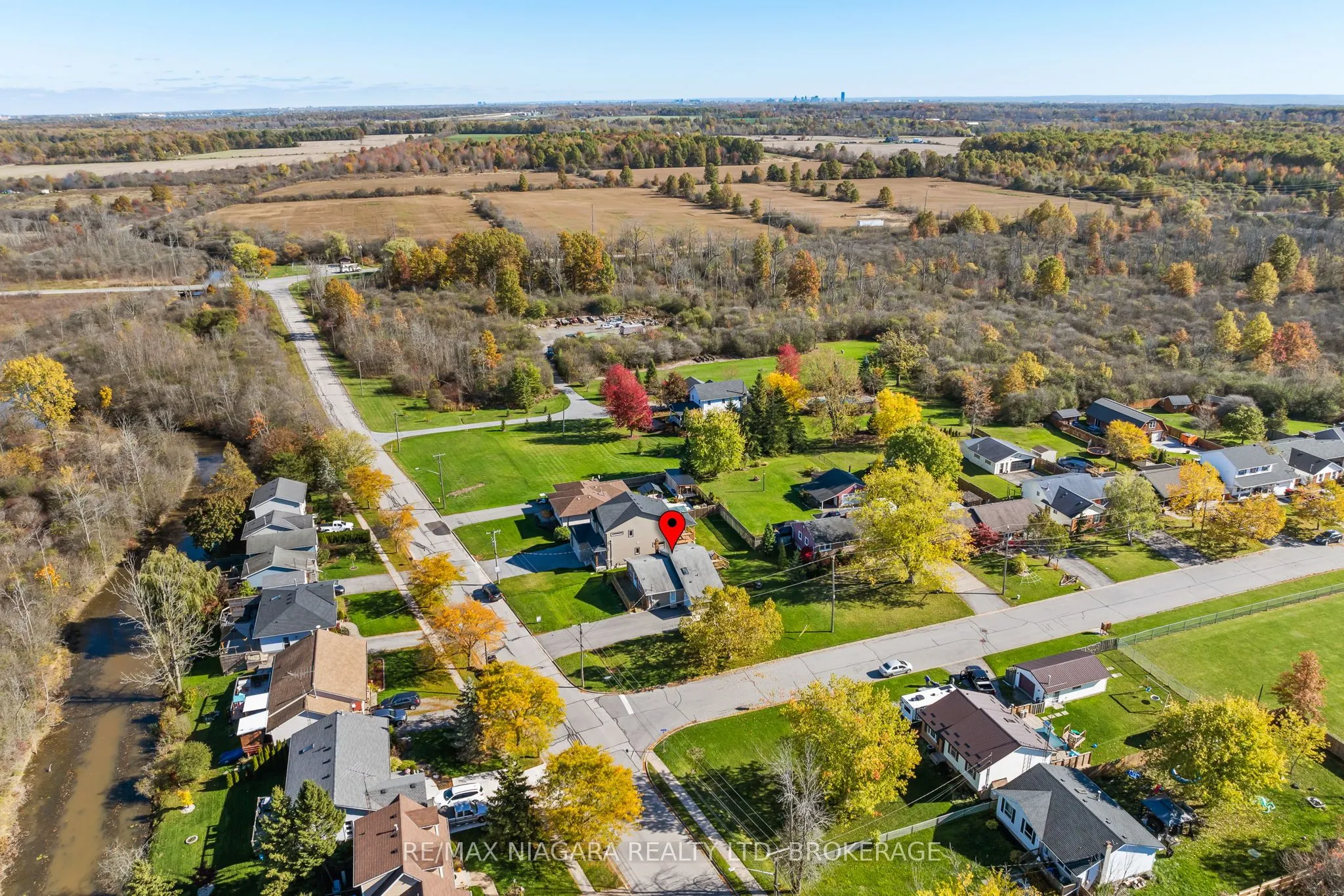 Detached living room at 3465 EAST MAIN Street Fort Erie