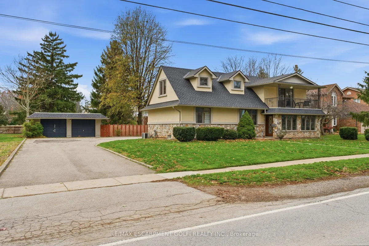 2435 Dorchester Road, ON L2J 2Y9