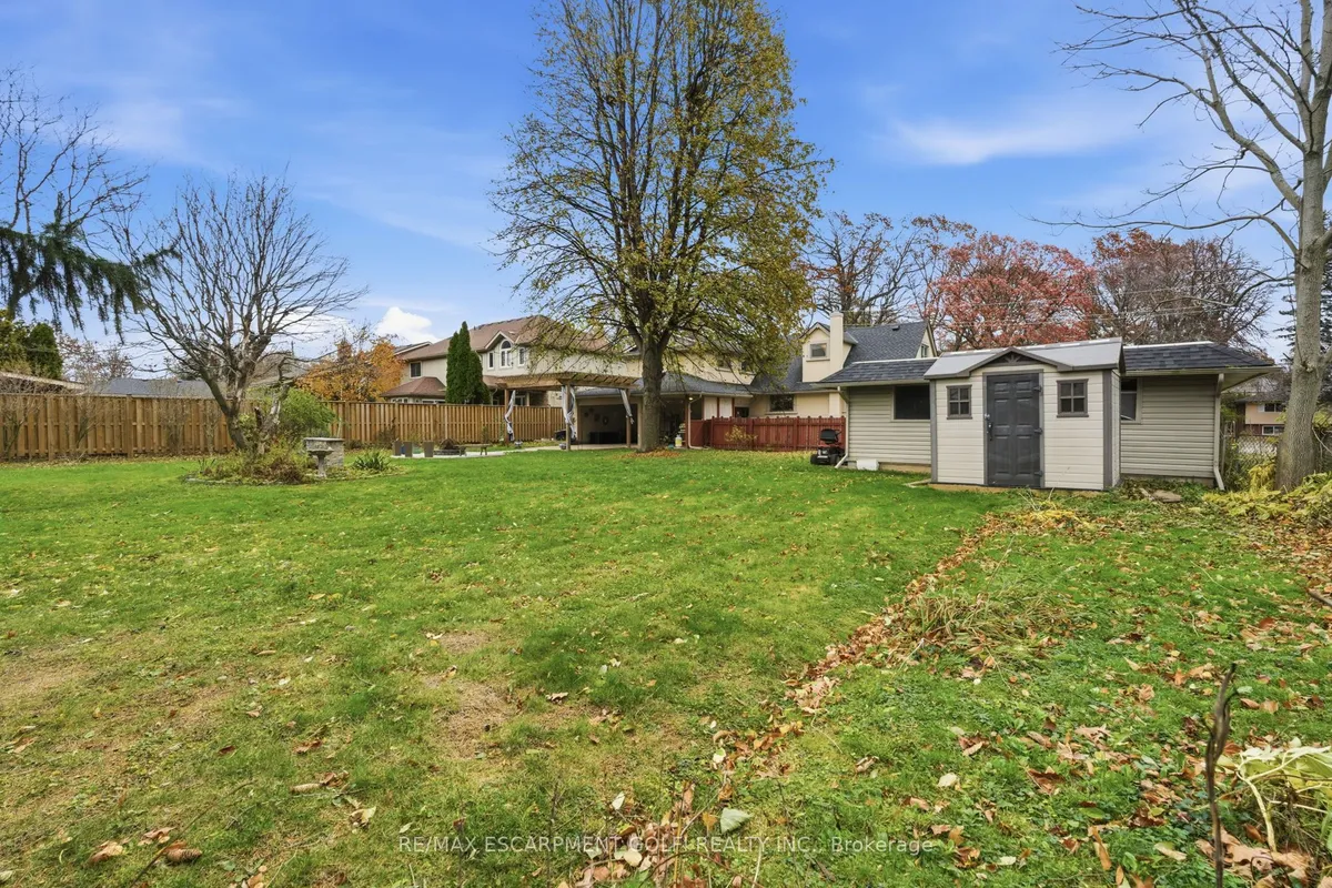 2435 Dorchester Road, ON L2J 2Y9