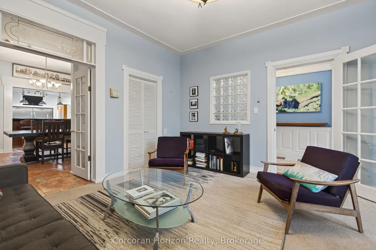 292 John Street, ON L8L 4P7