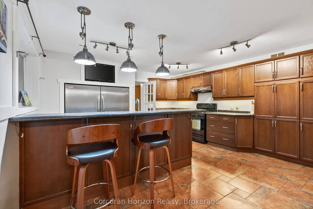 292 John Street, ON L8L 4P7