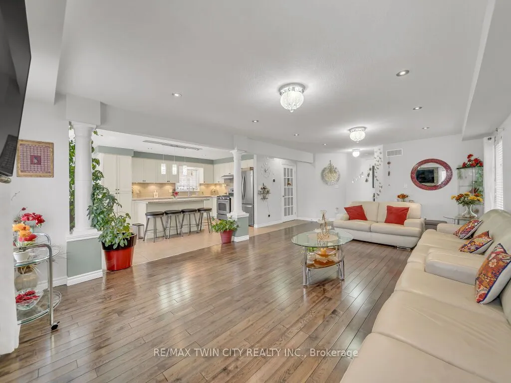 46 Woodbine Avenue, ON N2R 1V1