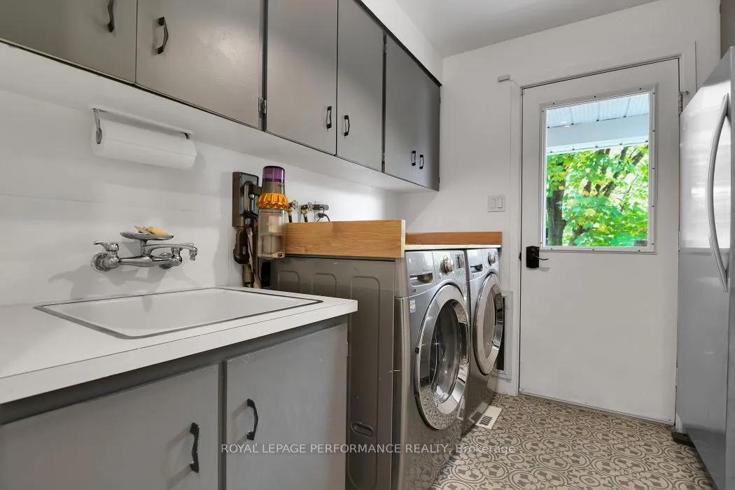 5583 Manotick Main Street, ON K4M 1A9