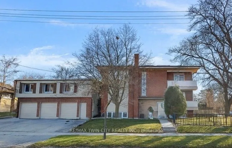 219 SIXTH Avenue, ON N2C 1R2