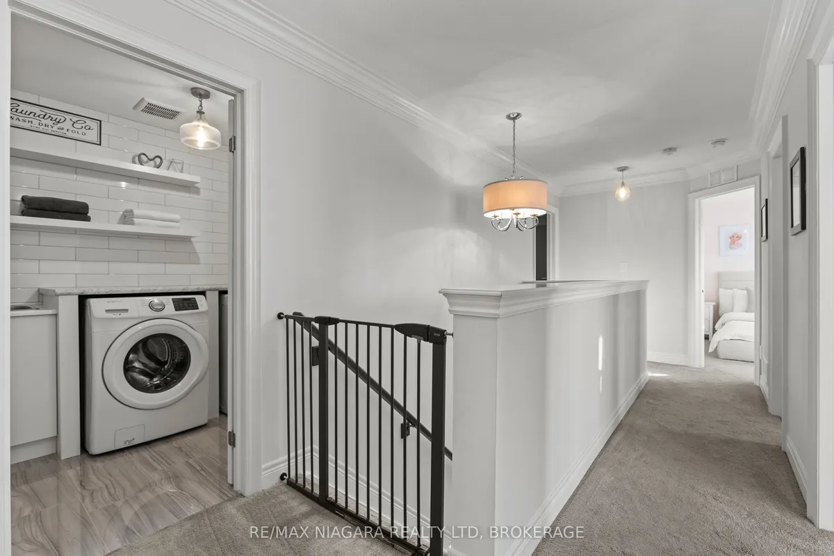 202 SOUTH PELHAM Road, ON L3C 0E7