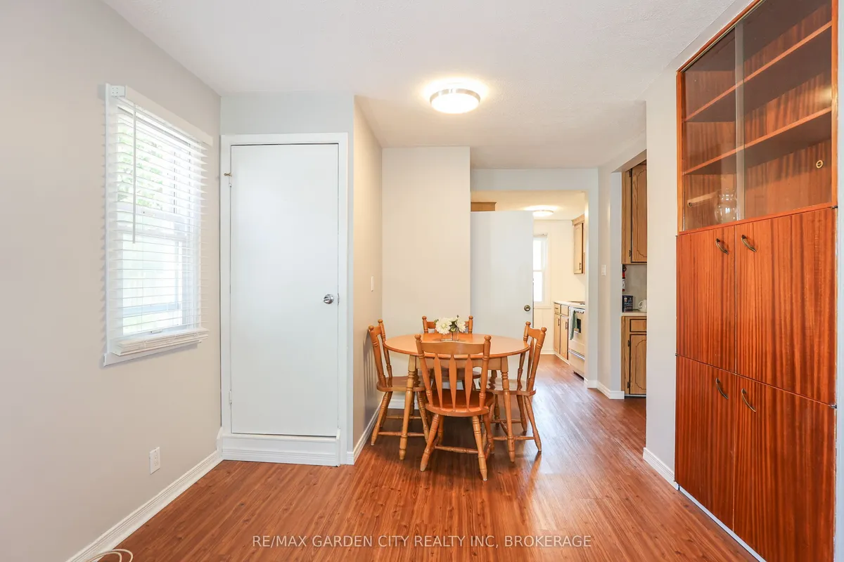 144 Mcalpine Avenue, ON L3B 1T6