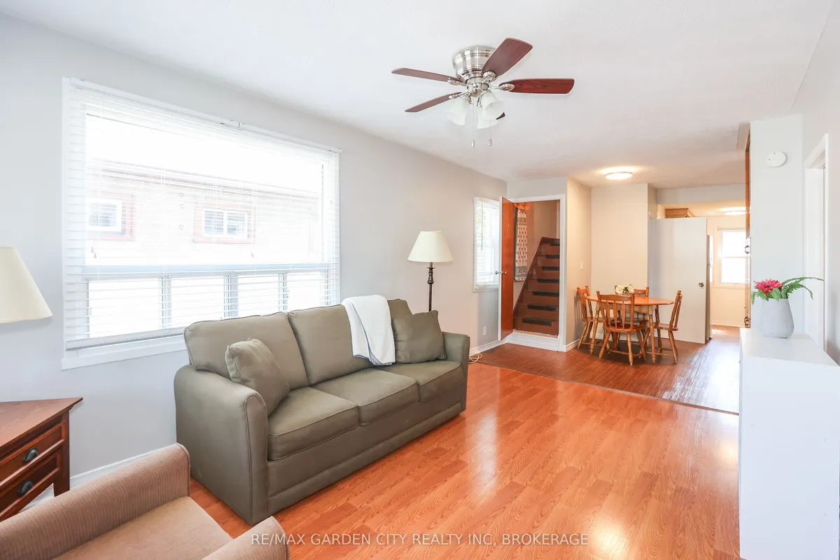 144 Mcalpine Avenue, ON L3B 1T6