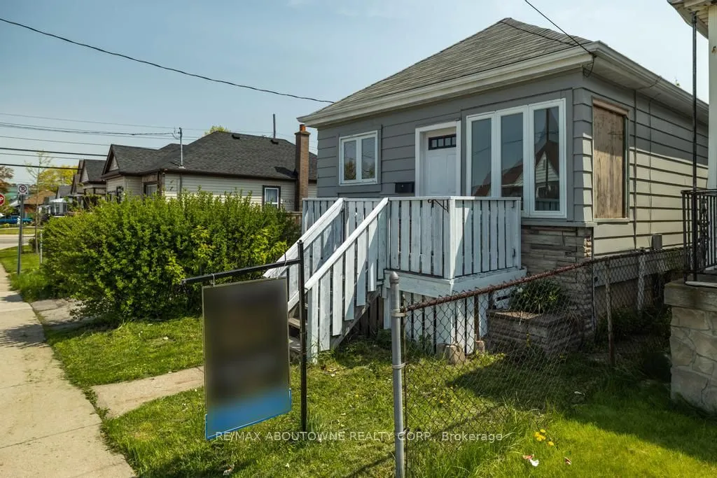 126 HARMONY Avenue, ON L8H 4Y3