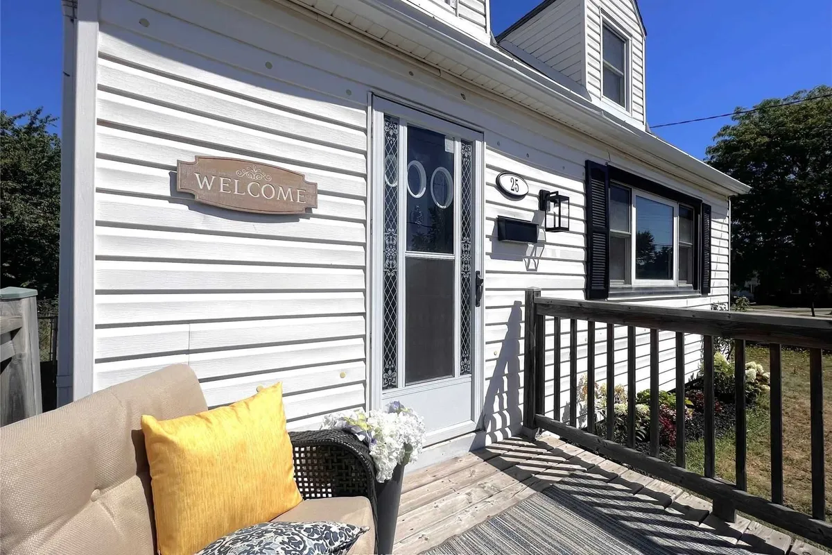 25 Hayes Avenue, ON L8H 1M3