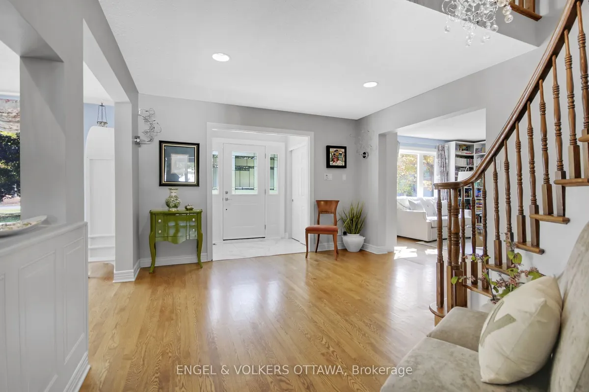 5593 Whitewood Avenue, ON K4M 1E1