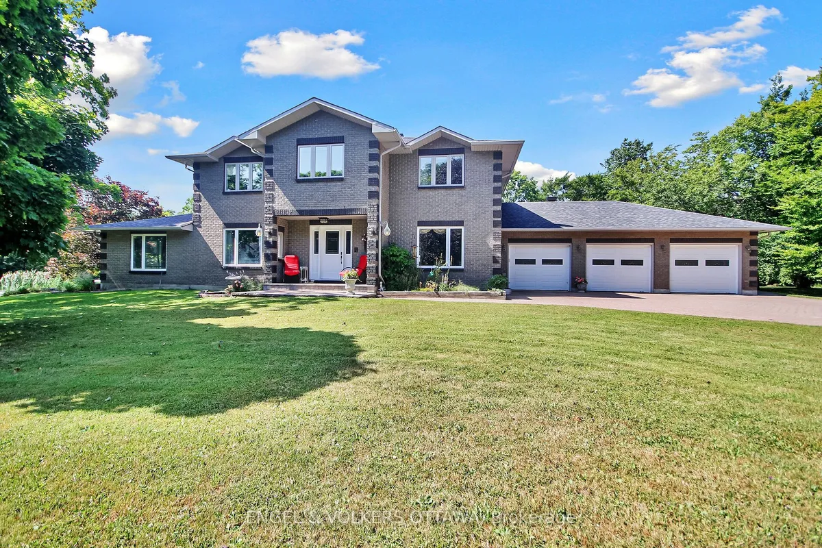 5593 Whitewood Avenue, ON K4M 1E1