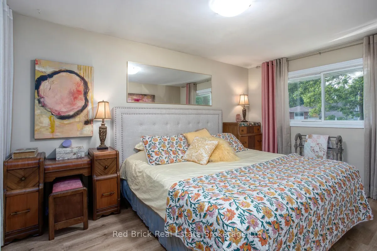 302 Ross Avenue, ON N2A 1V6