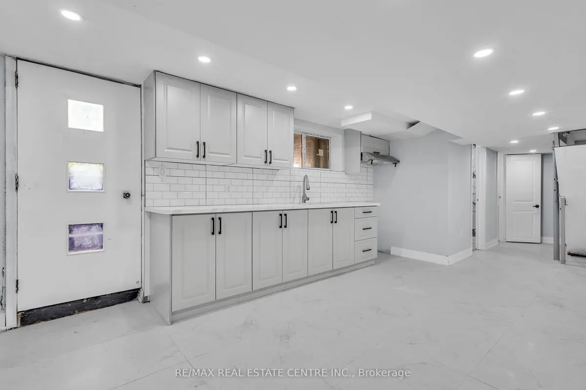 84 Avalon Place, ON N2M 4N7