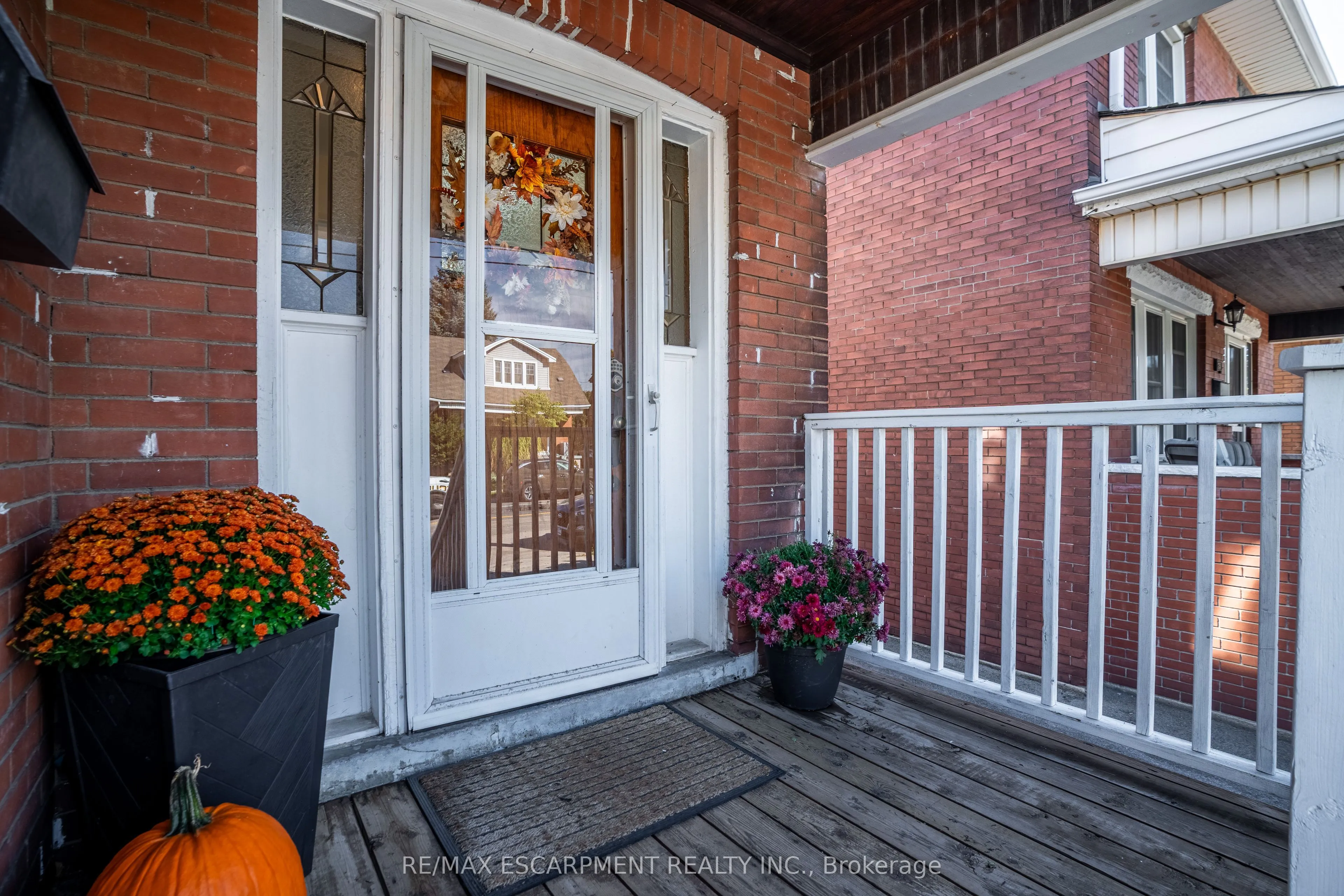 73 Kenilworth Avenue, ON L8K 2T1