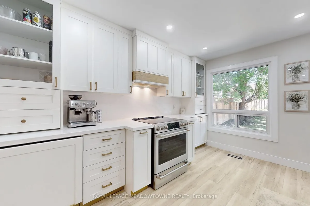 365 Celtic Drive, ON L8E 4N1