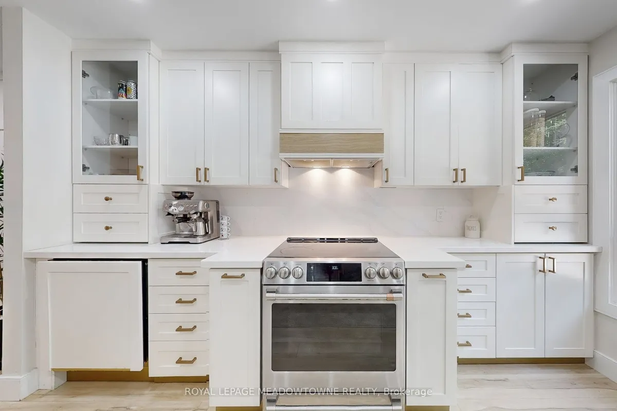 365 Celtic Drive, ON L8E 4N1