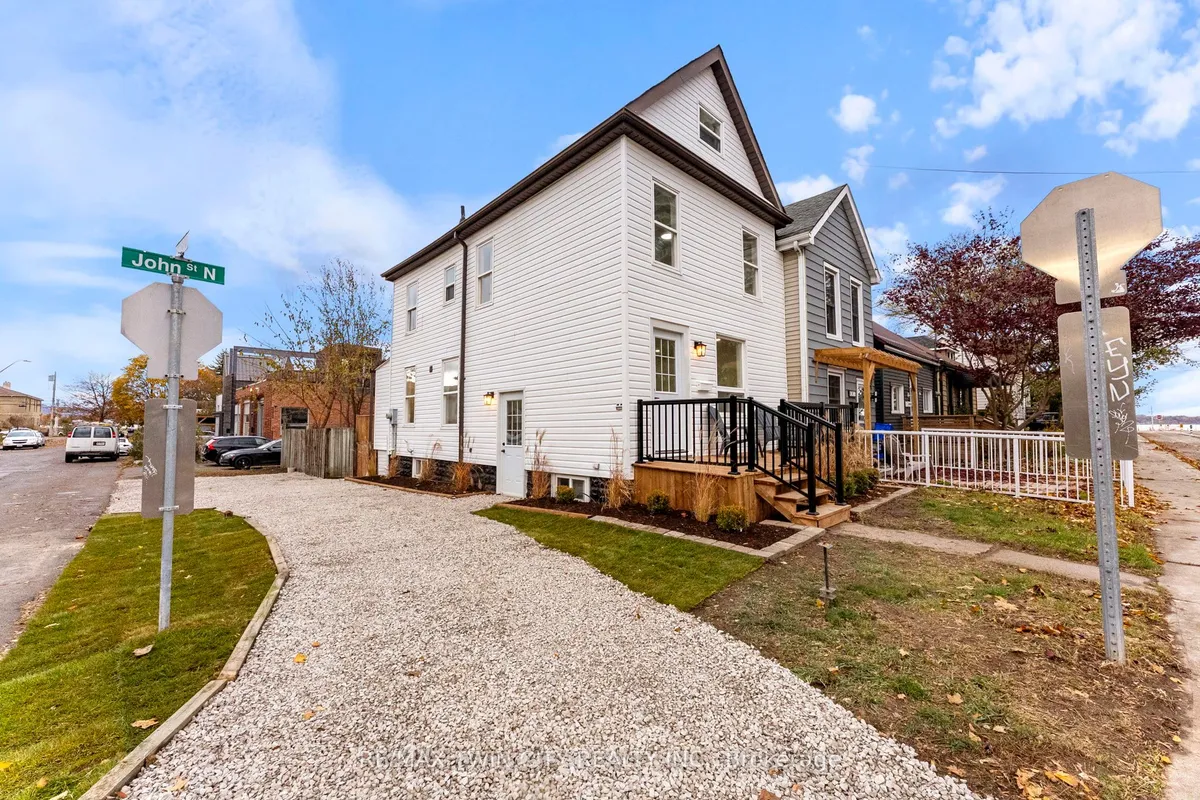 581 John Street, ON L8L 4S2