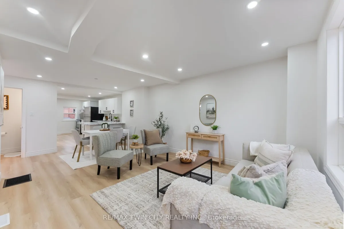 581 John Street, ON L8L 4S2