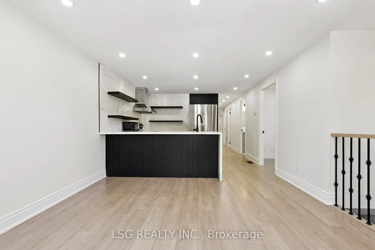 335 Belmont Ave West Avenue, ON N2M 1M7