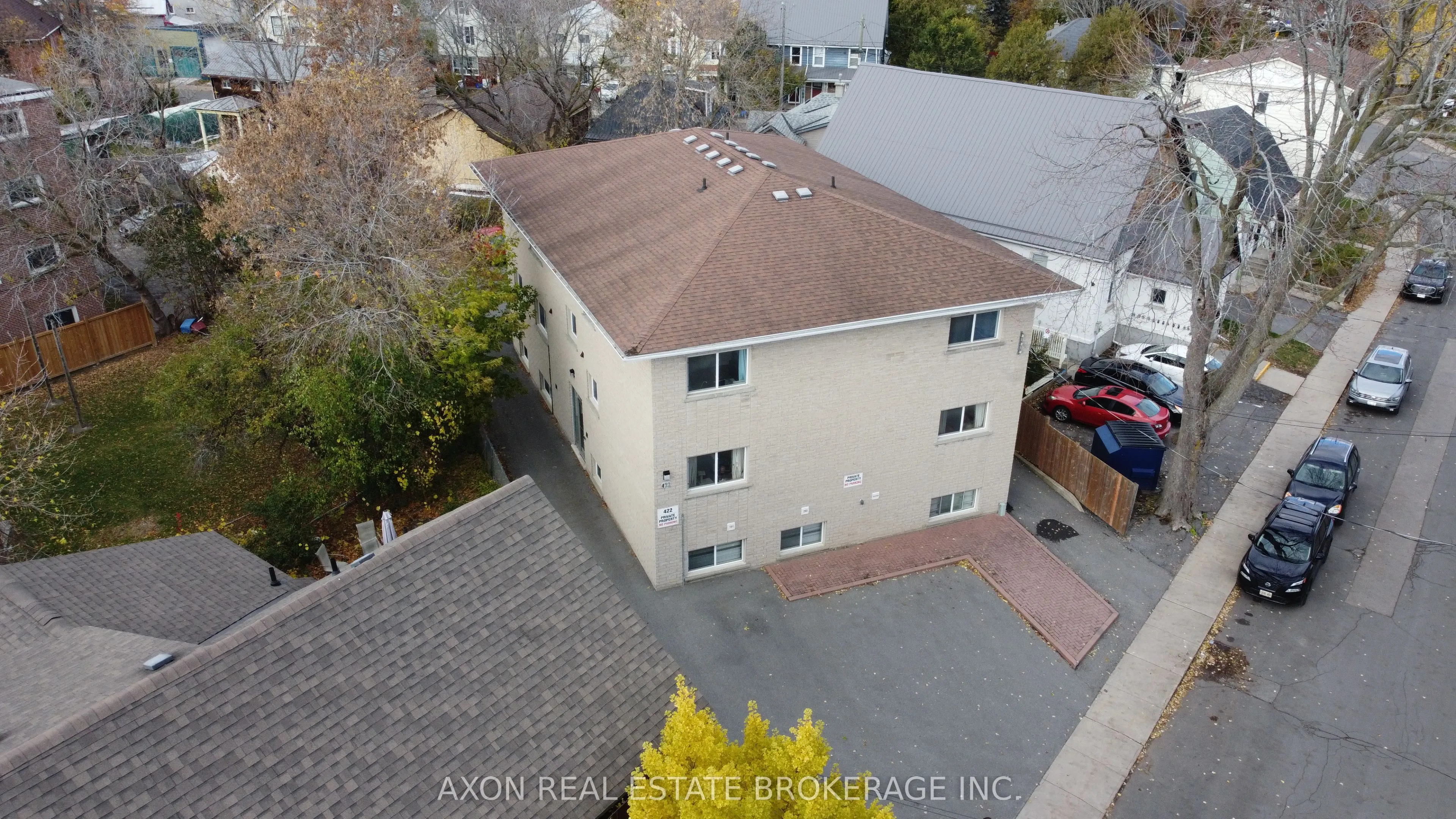 422 Barrie Street, ON K7K 3T9