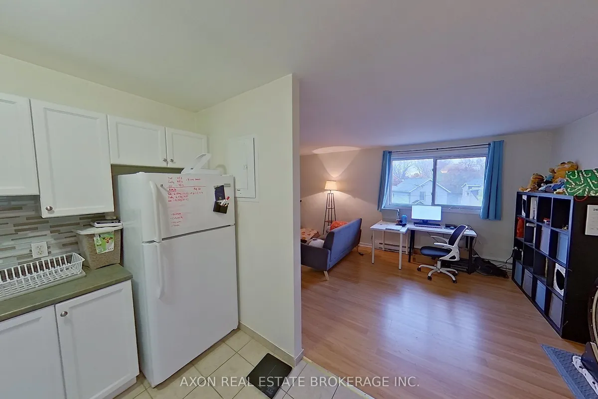 422 Barrie Street, ON K7K 3T9