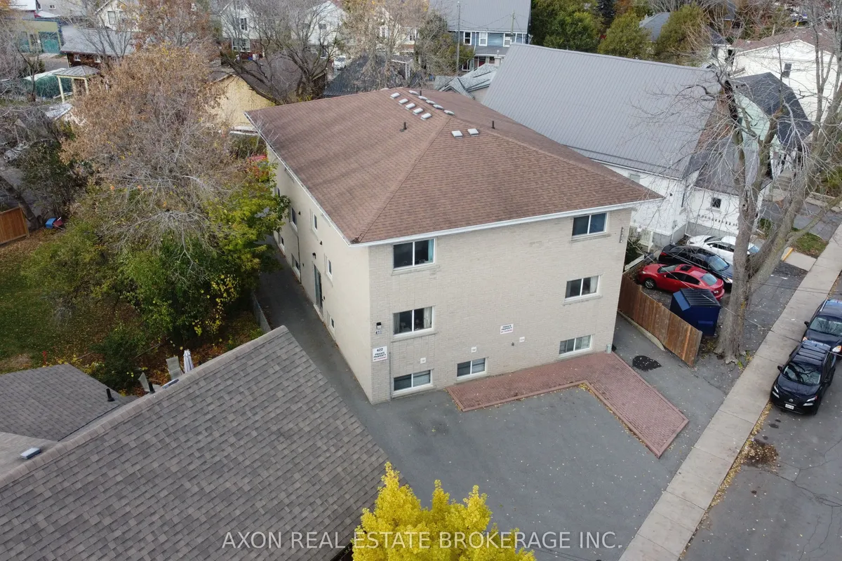 422 Barrie Street, ON K7K 3T9