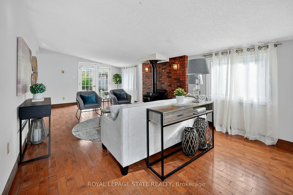 15 Grand Avenue, ON L3M 2R6