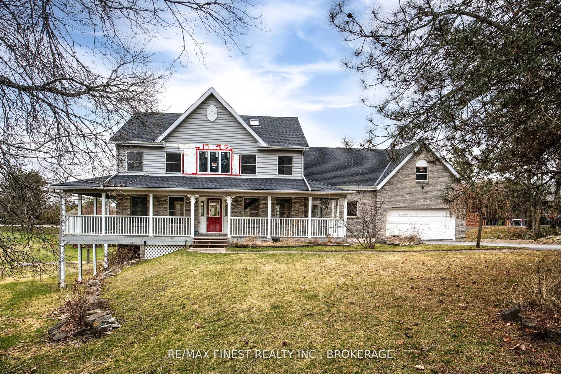 1674 South Boulevard, ON K7L 4V1