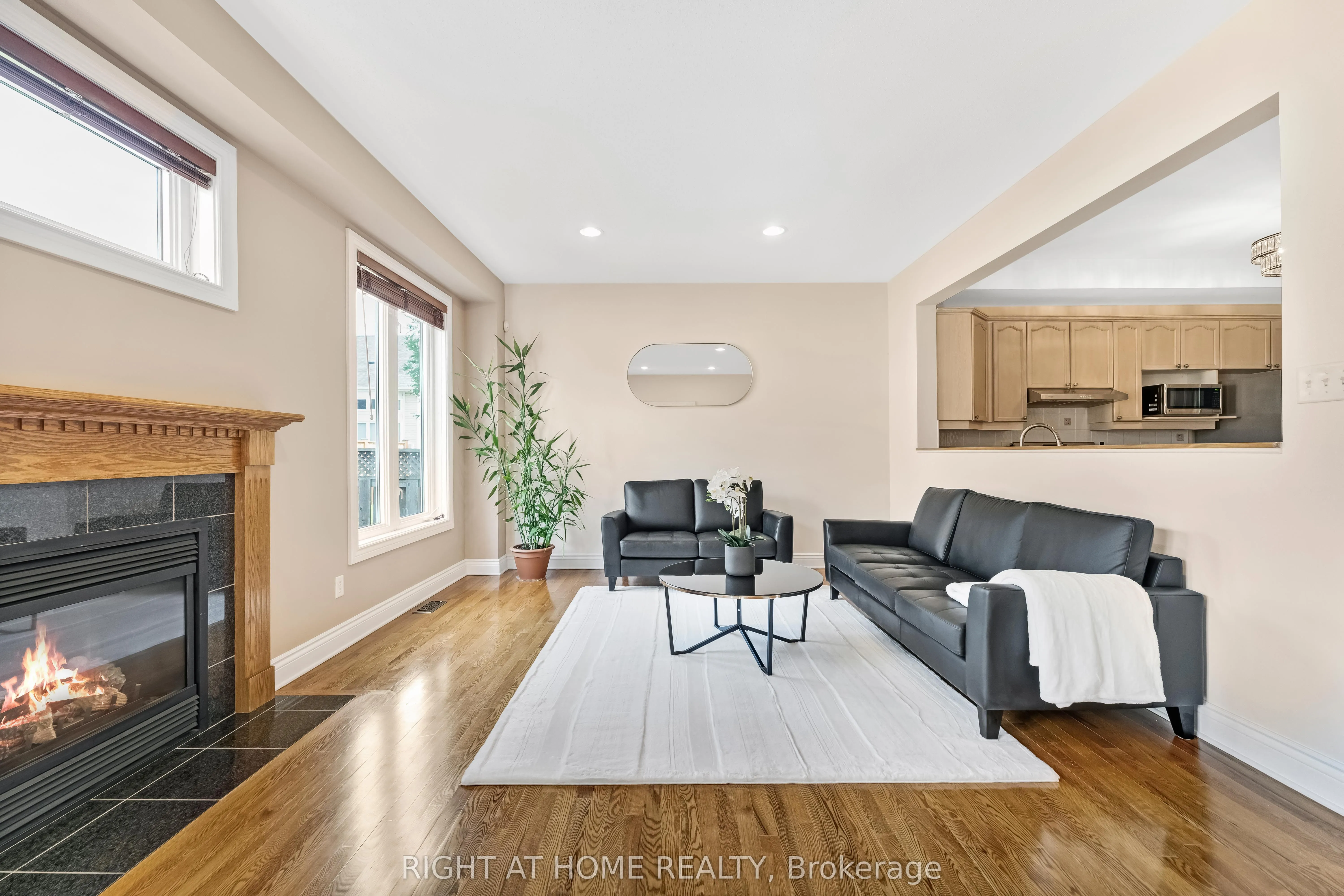 Detached interior view at 409 Beatrice Drive Barrhaven