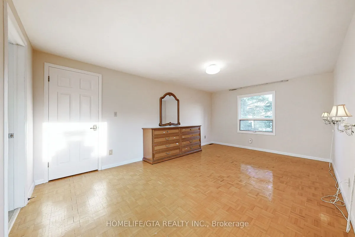 28 Wilkins Drive, ON N2E 1L2