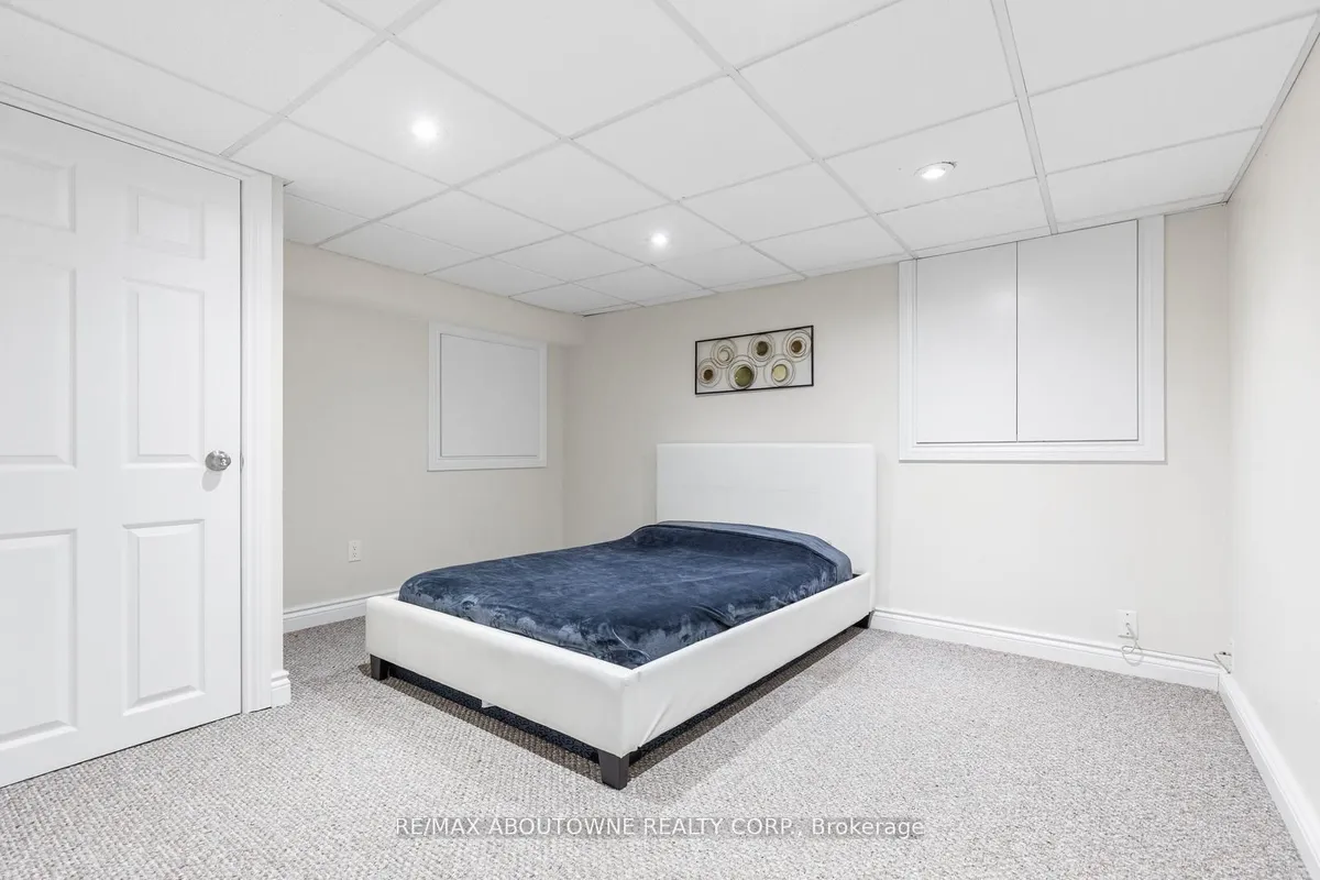 1073 North Service Road, ON L8E 5E1