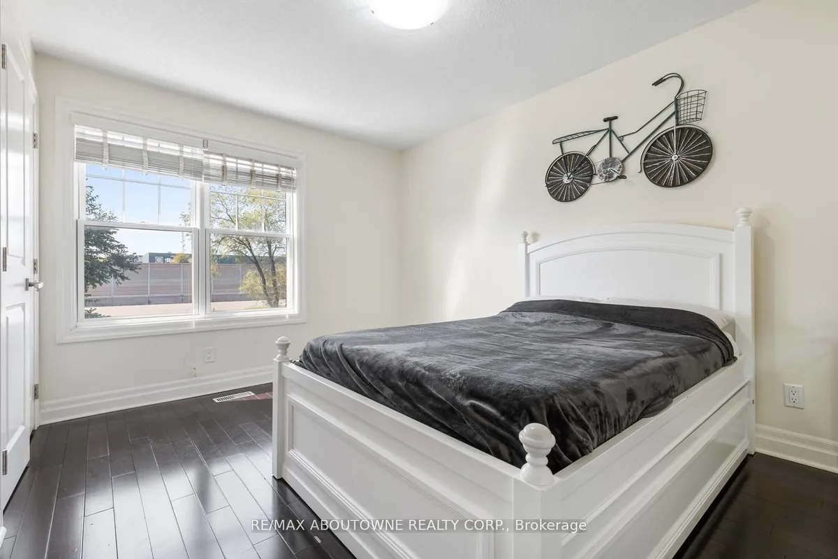 1073 North Service Road, ON L8E 5E1