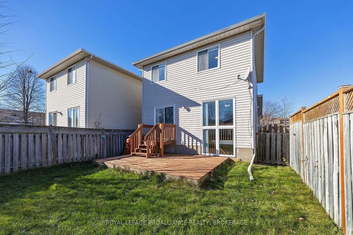 582 Heritage Court, ON K7M 9C9