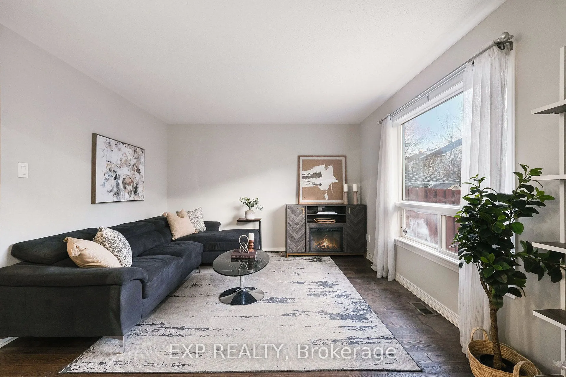 Detached interior view at 34 Avonmore Crescent Barrhaven