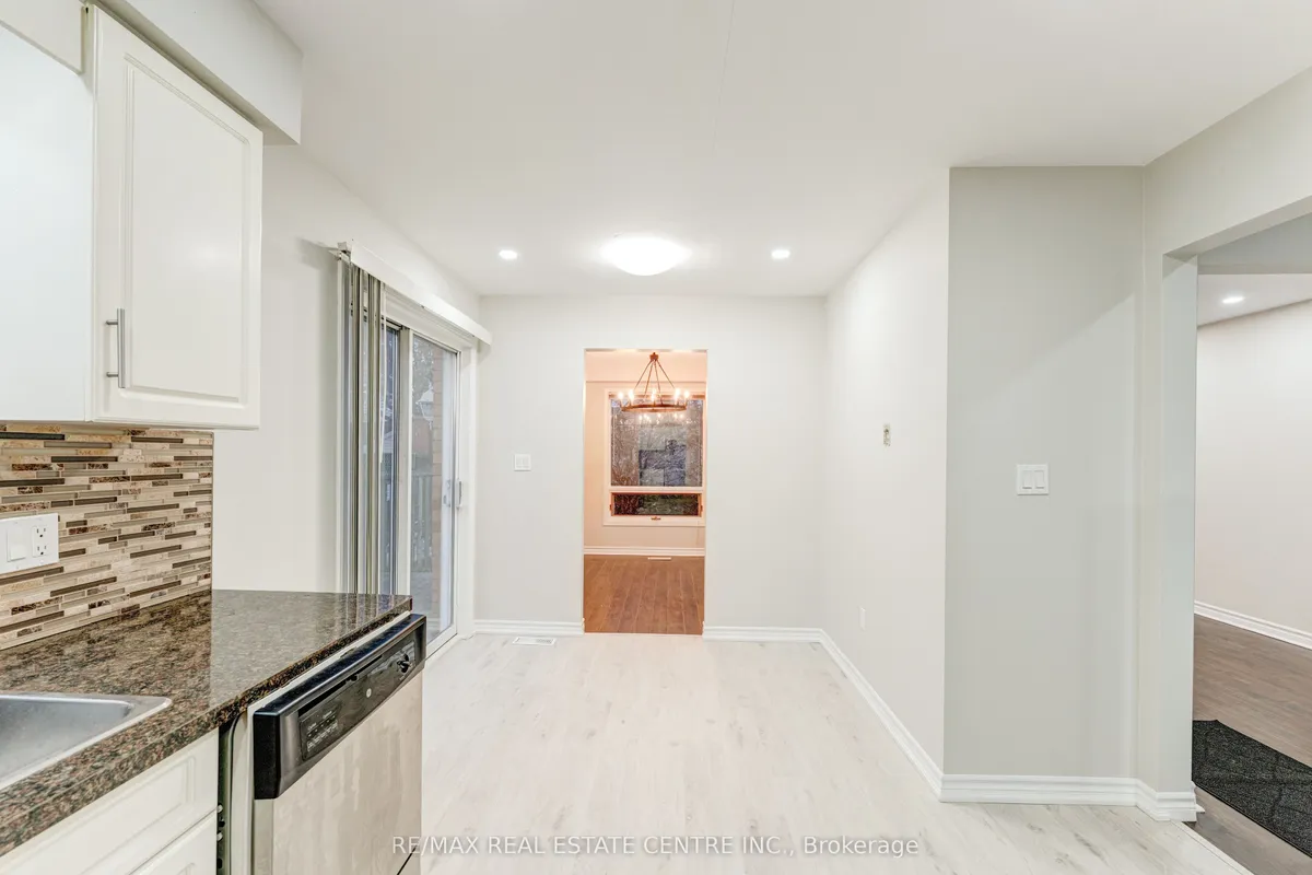 4944 WINDGATE Drive, ON L2H 2Z7