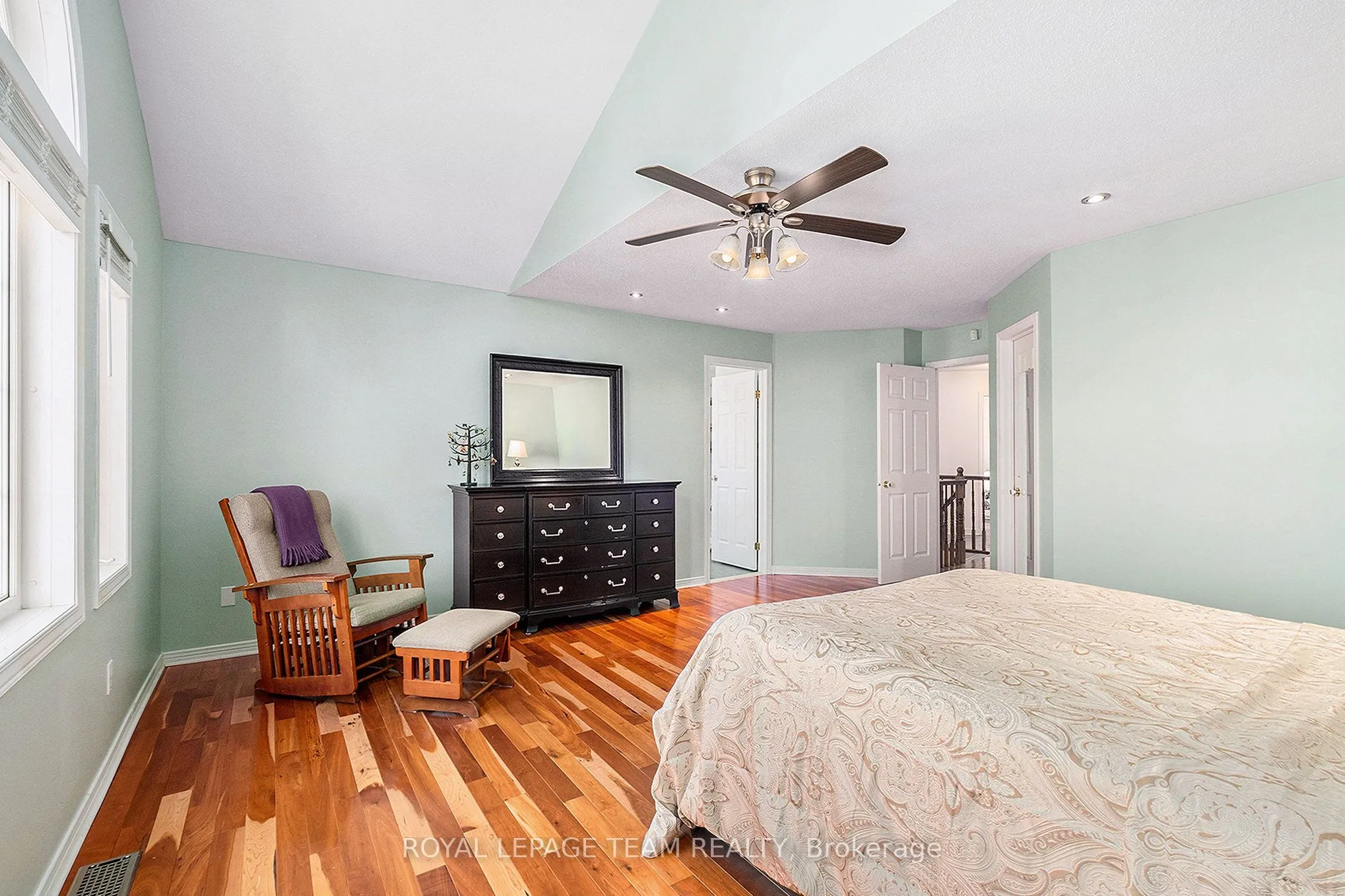 Detached 4 bedroom 4 bathroom at 45 Boulder Way in Barrhaven - MLS# X12562442