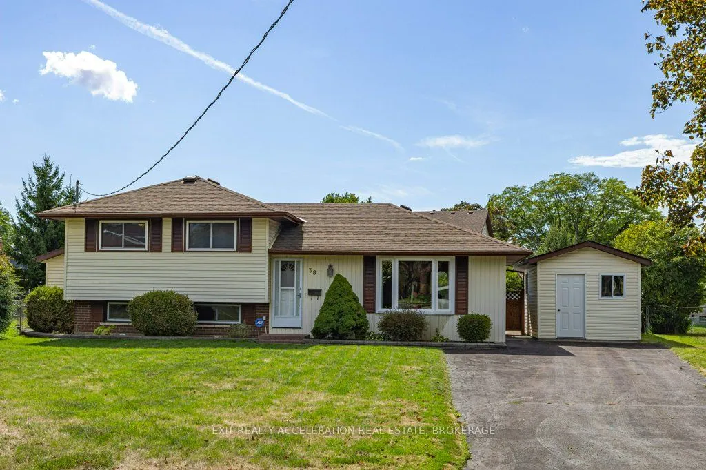 38 Thorncliff Drive, ON K8P 4L4