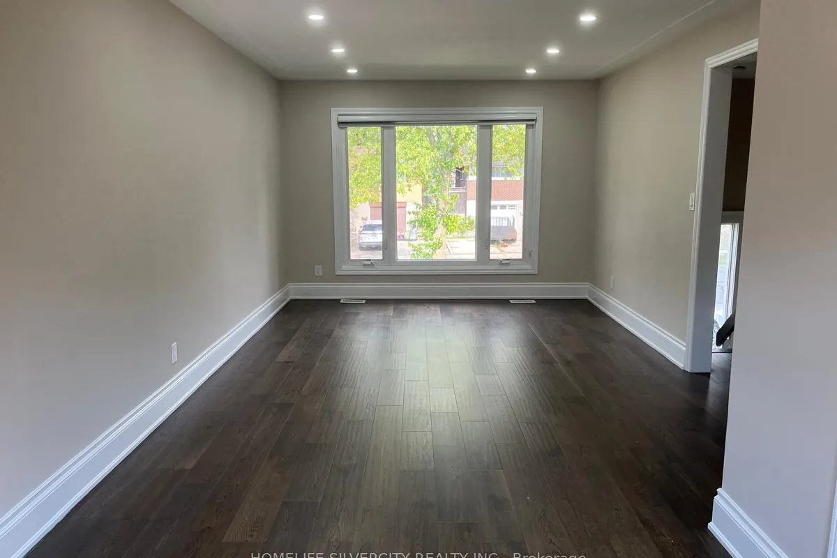 33 Sweetbriar Drive, ON N2M 4S4