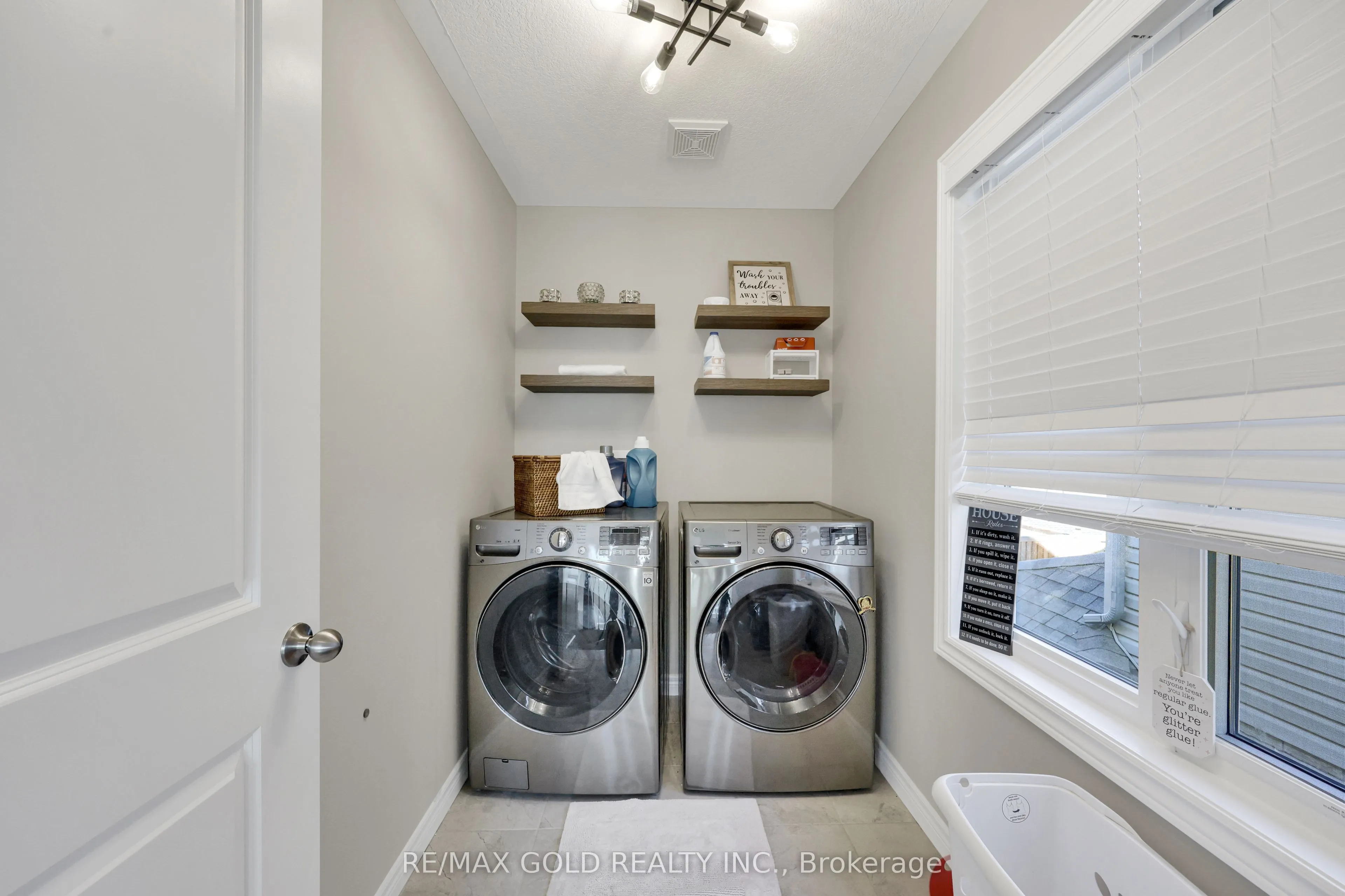 137 Passchendaele Street, ON N0J 1M0