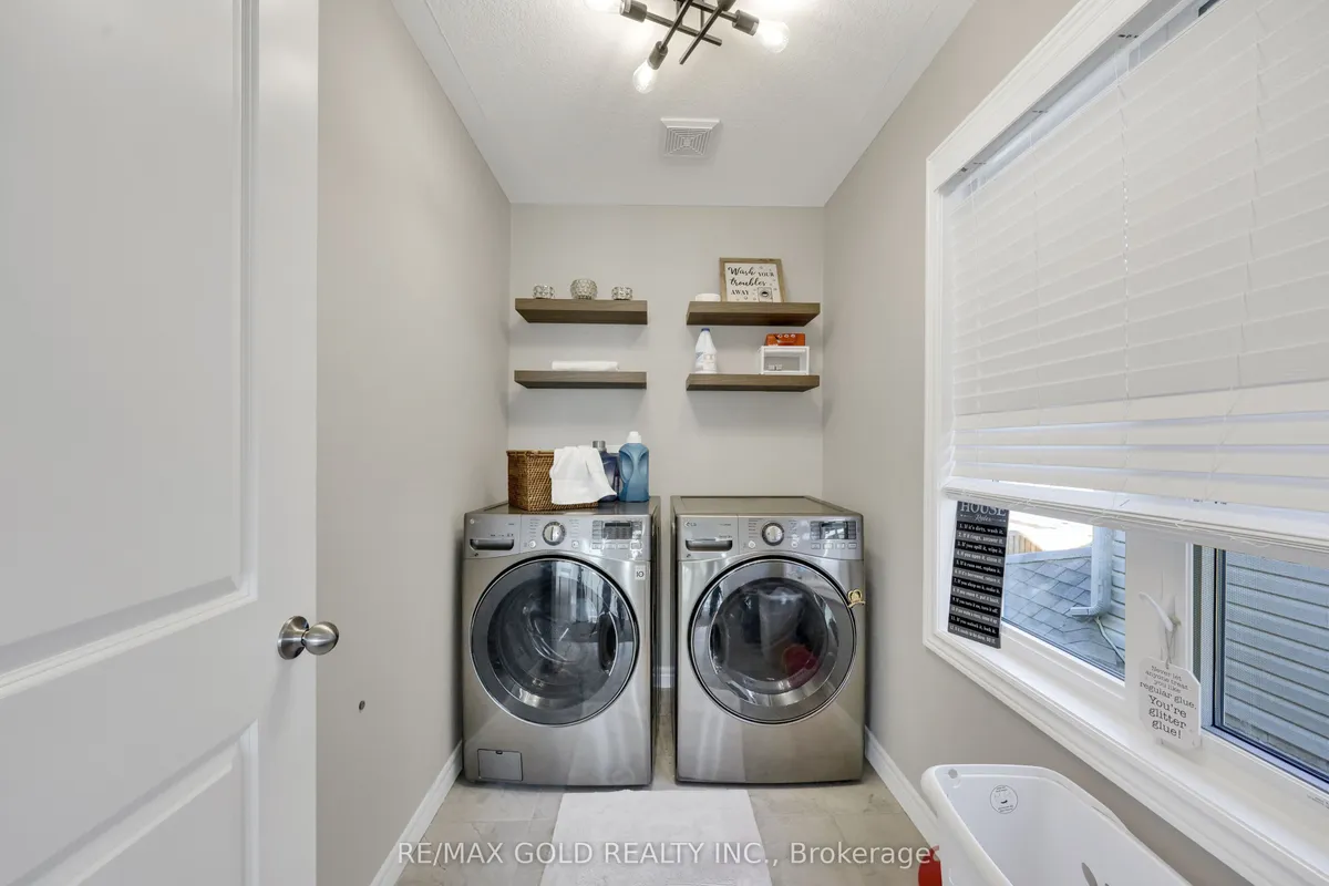 137 Passchendaele Street, ON N0J 1M0