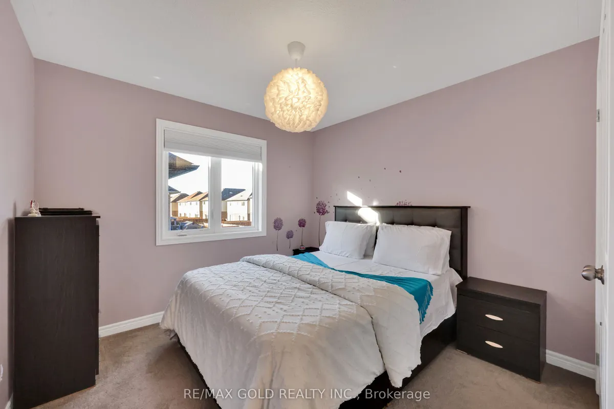 137 Passchendaele Street, ON N0J 1M0