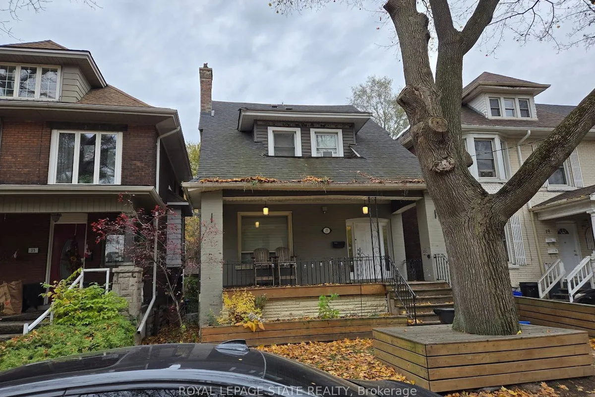 17 Fairleigh Avenue, ON L8M 2K1