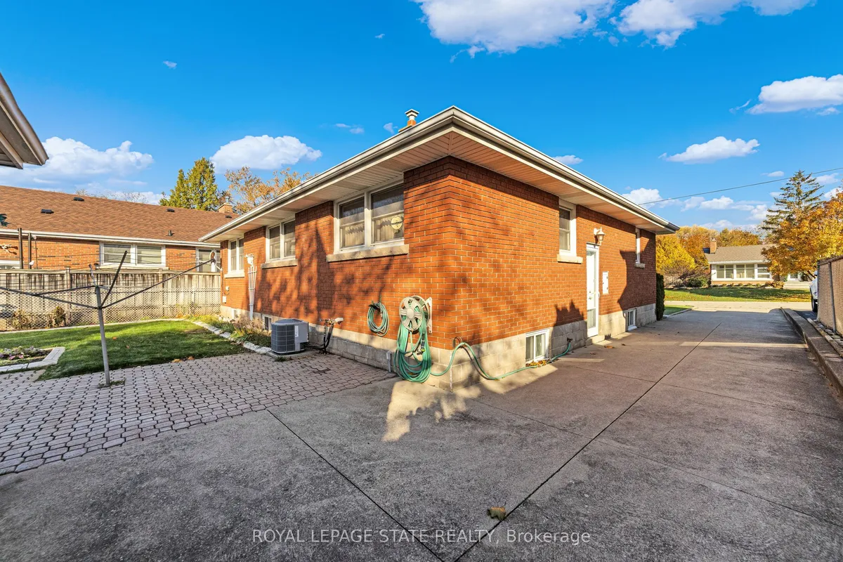 20 Burwell Avenue, ON L8G 3L7